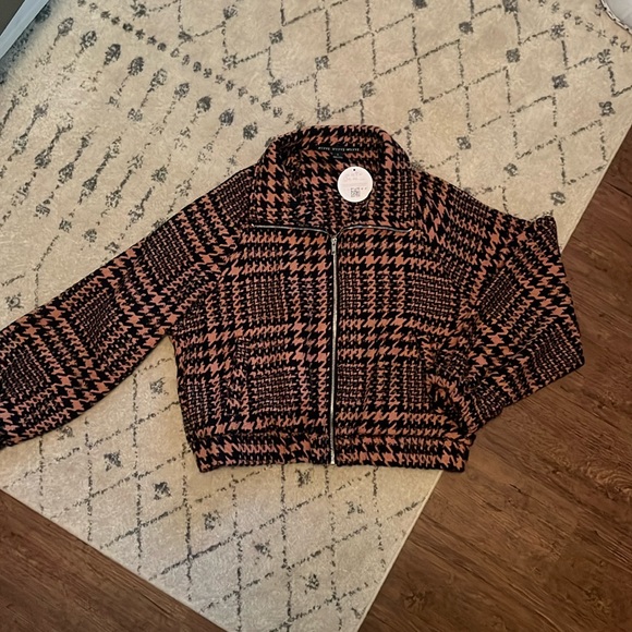 HYFVE Jackets & Blazers - Cropped Jacket L